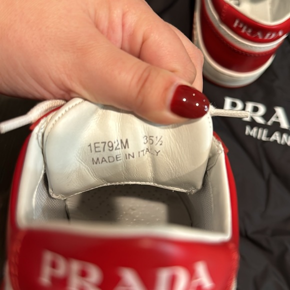 PRADA logo low top sneaker - Picture 7 of 15